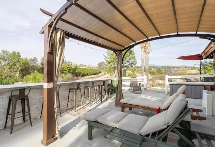ペンション Magic Villa Overlooking Pool Oasis