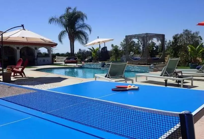 ペンション Magic Villa Overlooking Pool Oasis