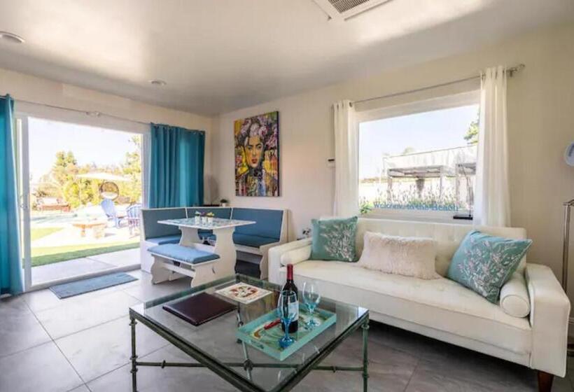 Пансион Magic Villa Overlooking Pool Oasis