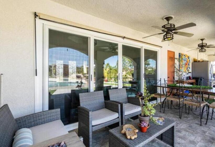 Пансион Magic Villa Overlooking Pool Oasis