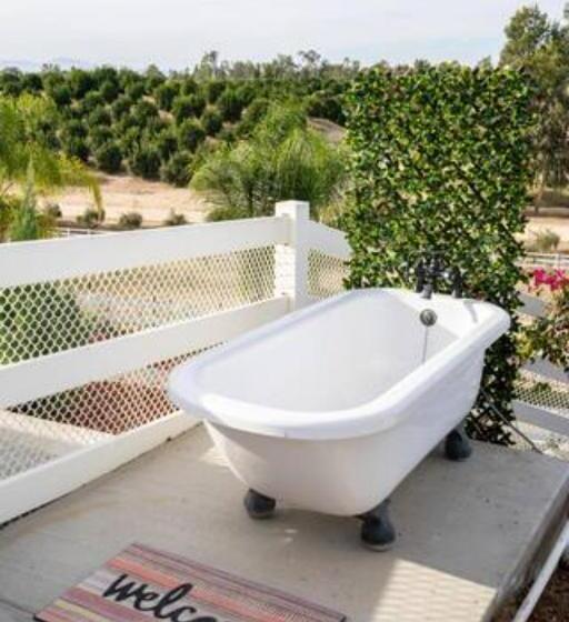 Пансион Magic Villa Overlooking Pool Oasis