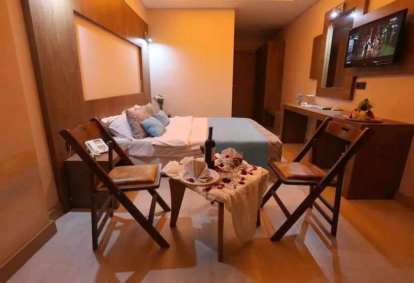 Elazığ Mavigöl Otel