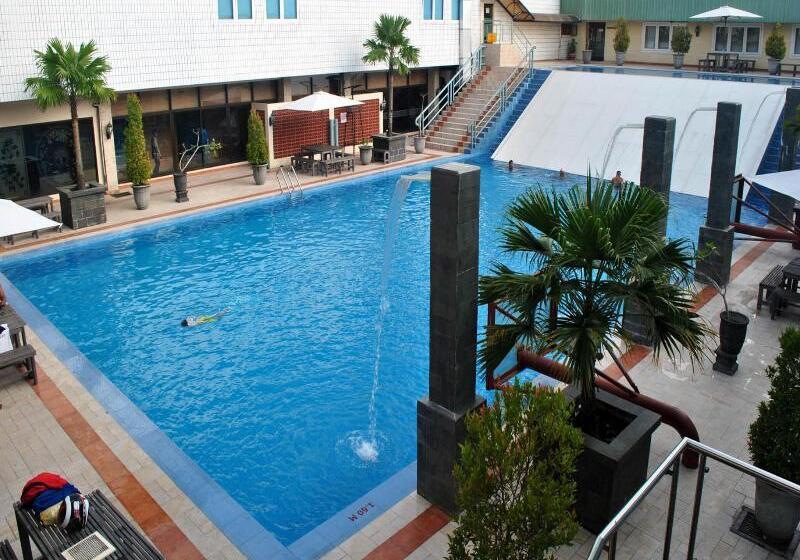 فندق Bumi Senyiur