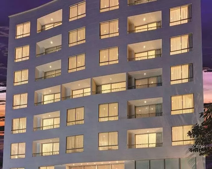 ホテル Estelar Yopal