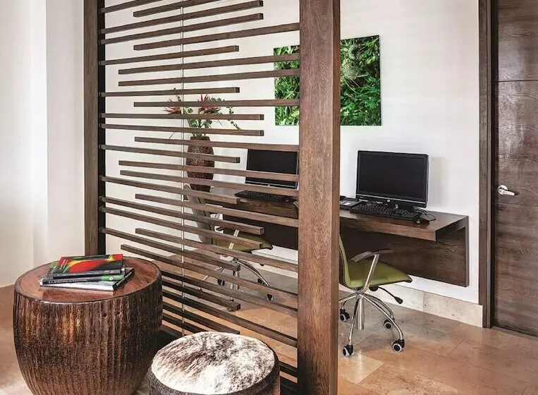 ホテル Estelar Yopal