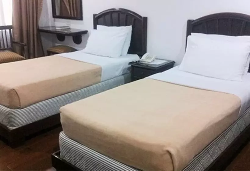 酒店 The Golden Pine