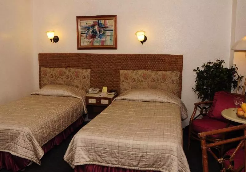 酒店 The Golden Pine