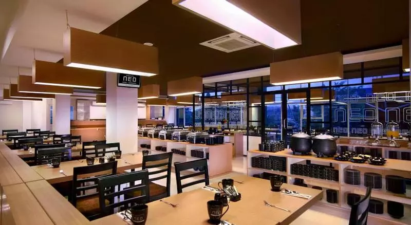 호텔 Neo Candi Simpang Lima Semarang By Aston