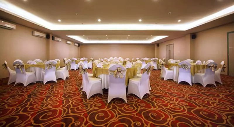 호텔 Neo Candi Simpang Lima Semarang By Aston