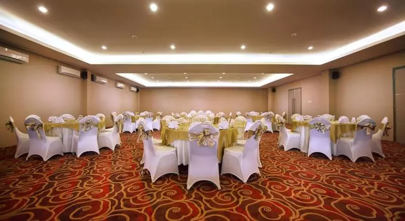 호텔 Neo Candi Simpang Lima Semarang By Aston