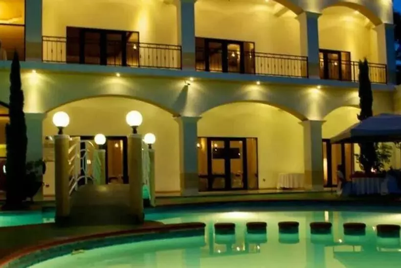 هتل Ruinas Resort