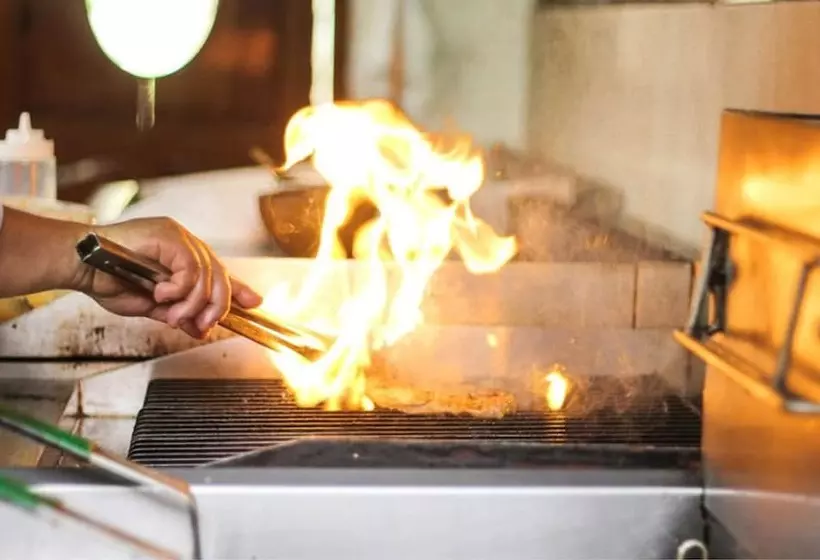 هتل Ruinas Resort