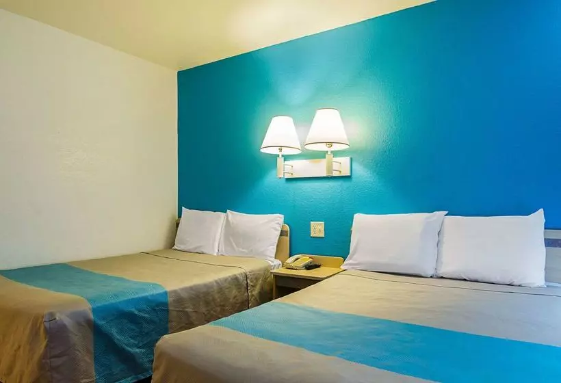 Motel 6 Mitchell, Sd
