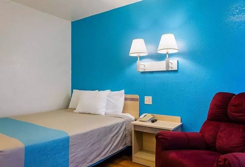 Motel 6 Mitchell, Sd