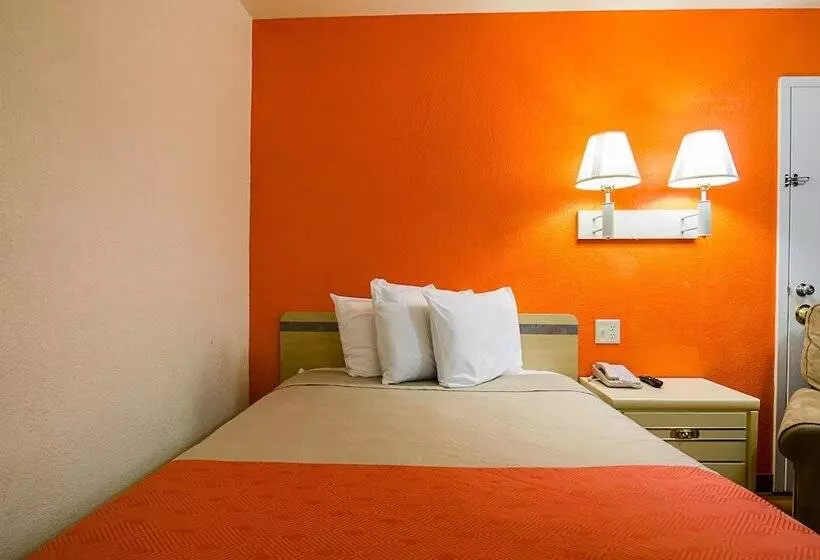 Motel 6 Mitchell, Sd