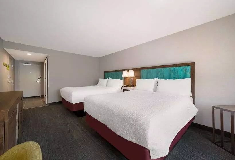 هتل Hampton Inn Detroit Southfield