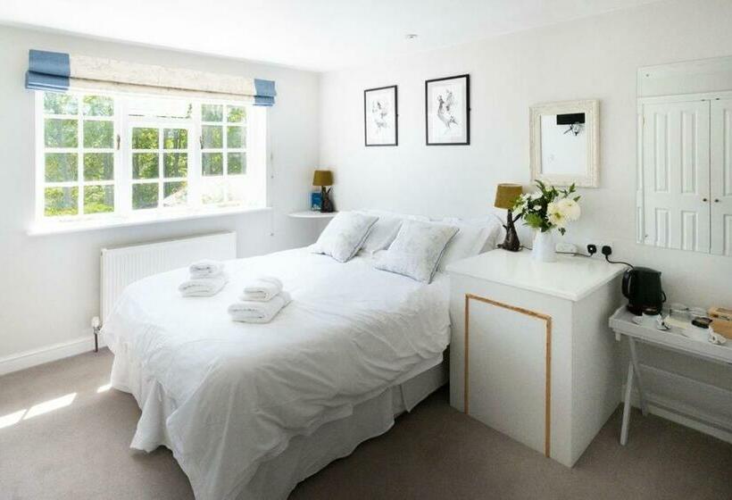 בית מלון כפרי Watership Down Inn