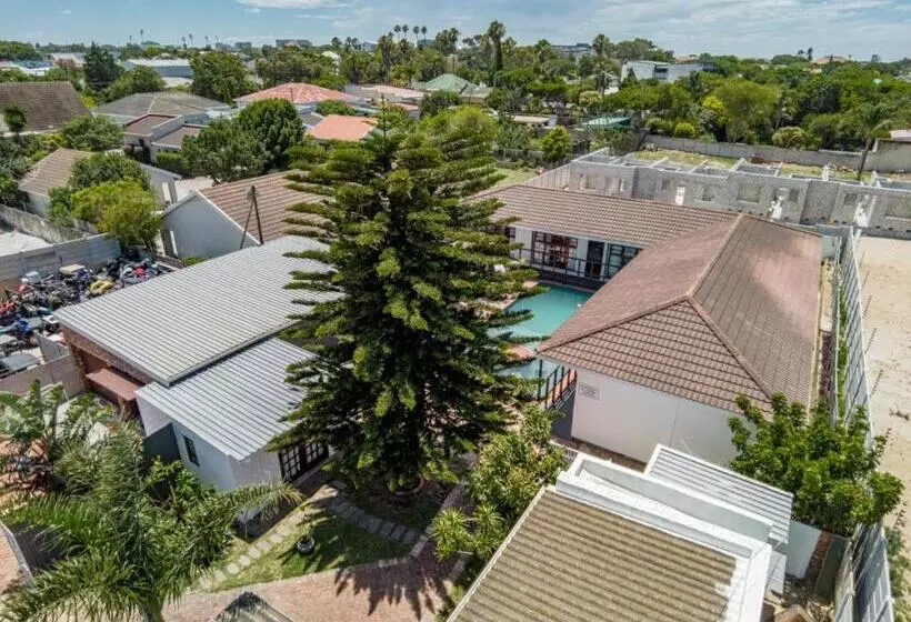 Majatalo 5 Third Avenue Guesthouse