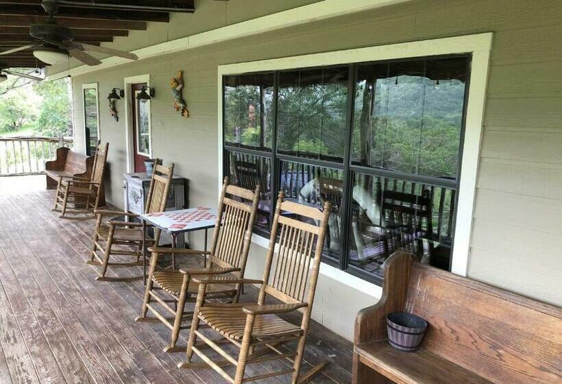 بنسيون Antler Mountain House