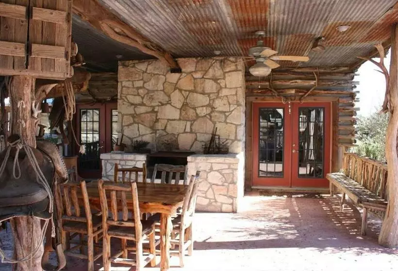 ペンション Antler Mountain House
