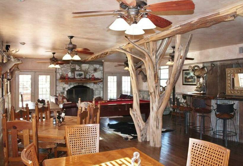 بنسيون Antler Mountain House