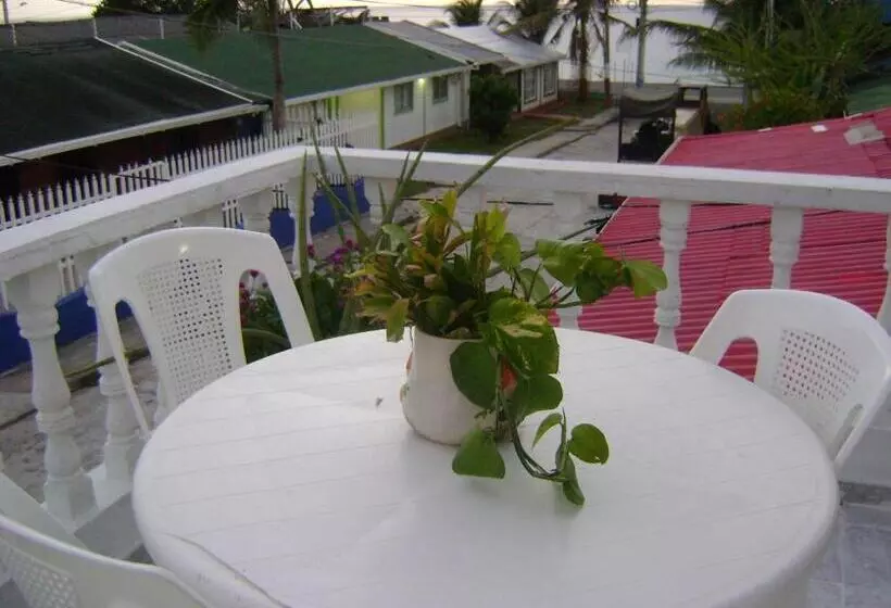 ペンション Green Sea Inn San Luis