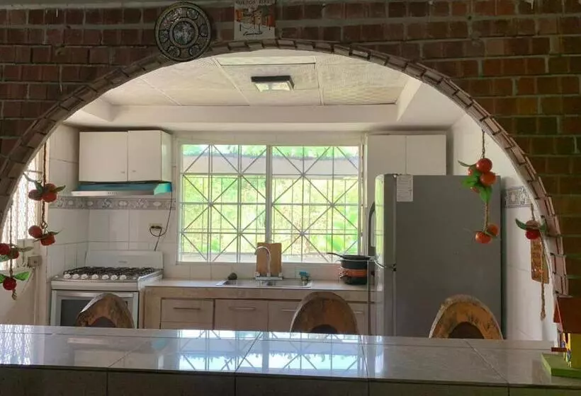 Majatalo Sunrise Hostel Farallon