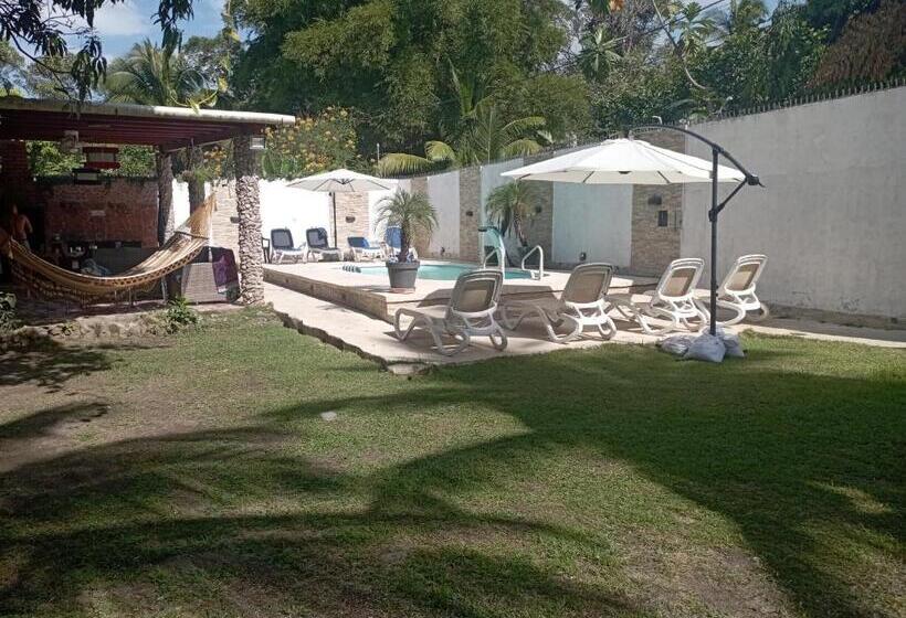 ペンション Sunrise Hostel Farallon