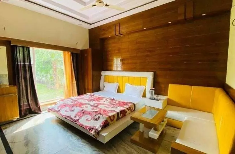 Hotelli Oyo 70023 The Resort