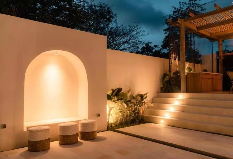 ホテル Sanjula Uluwatu