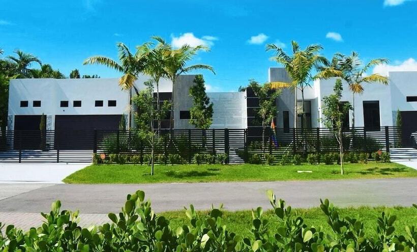 پانسیون Men Only Clothing Option Guesthouse Near Wilton Manors