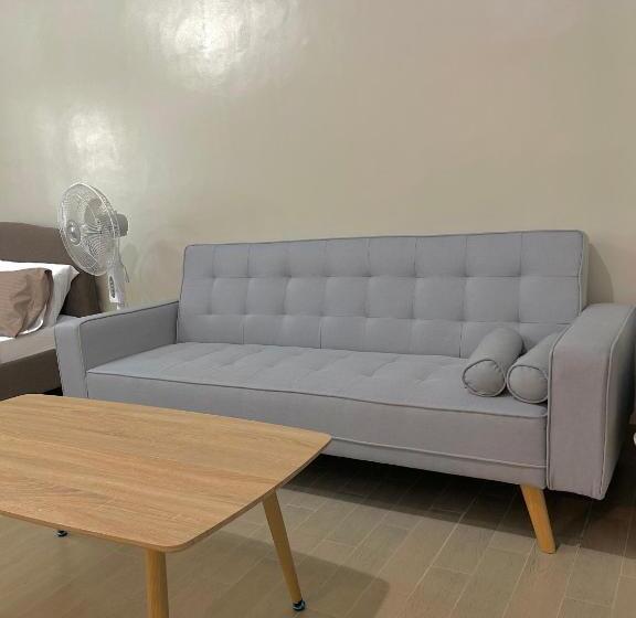 Cubao, Quezon City Condo Staycation