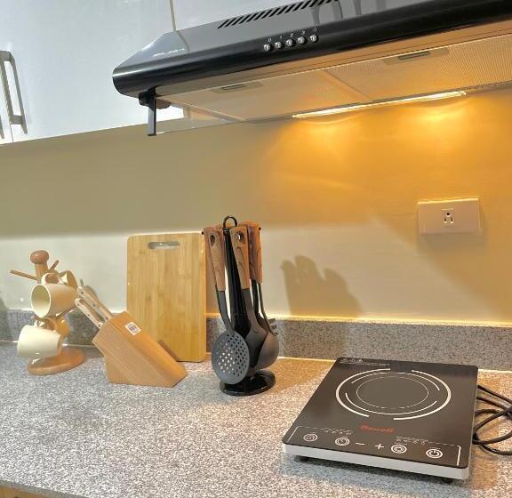 Cubao, Quezon City Condo Staycation