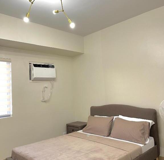 Cubao, Quezon City Condo Staycation