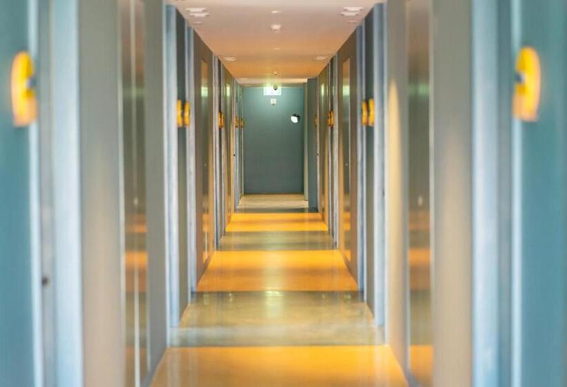 Go! Hotel Bowin At Robinson Lifestyle Bowin