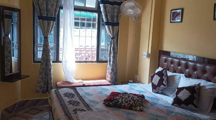 בית מלון כפרי Parichit