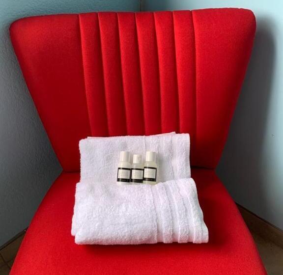 پانسیون Aqua On Newport Street