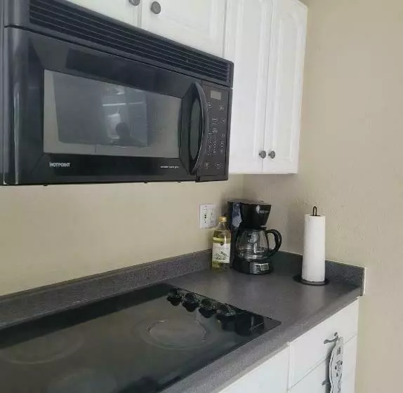 پانسیون Entire Guesthouse 5 Mins To Siesta Key & Downtown