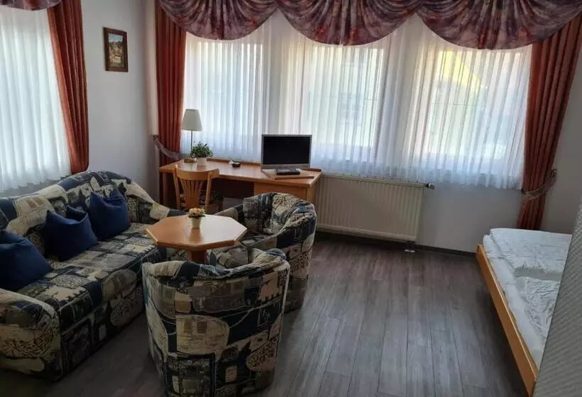 Pension Jung, Bäckerei Konditorei & Café