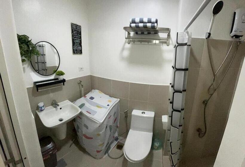 Posh 1br @ Sm Southmall W/ 100mbps And Netflix