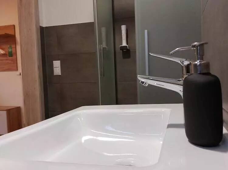 Retkeilymaja Gasthaus Goldener Stern