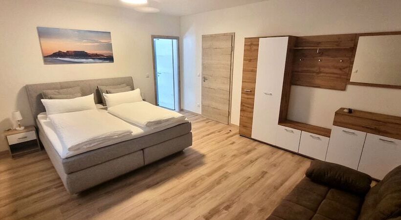 Retkeilymaja Gasthaus Goldener Stern