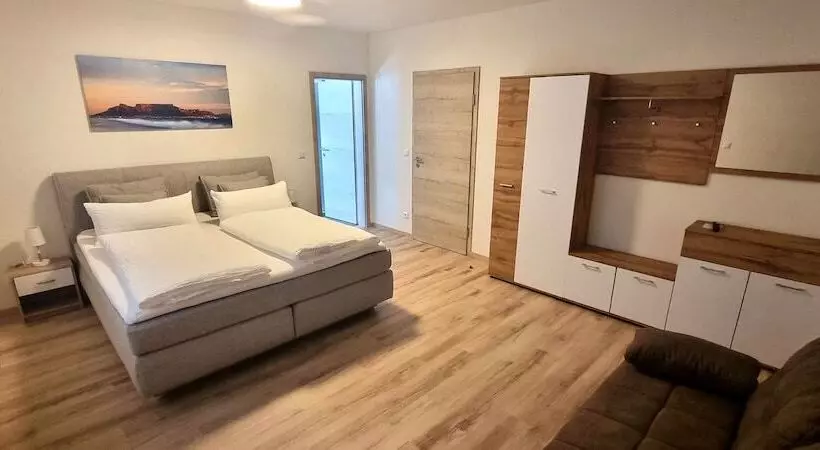 Retkeilymaja Gasthaus Goldener Stern