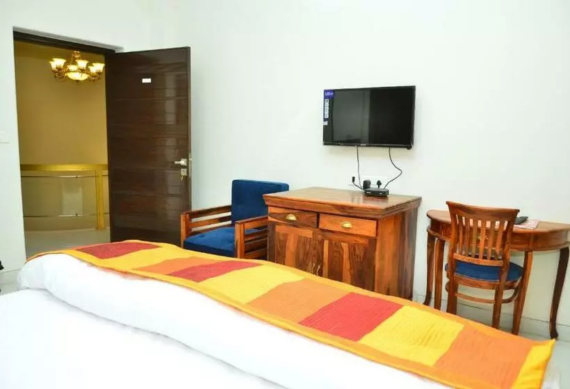 Hotelli Mojo Rooms Airport
