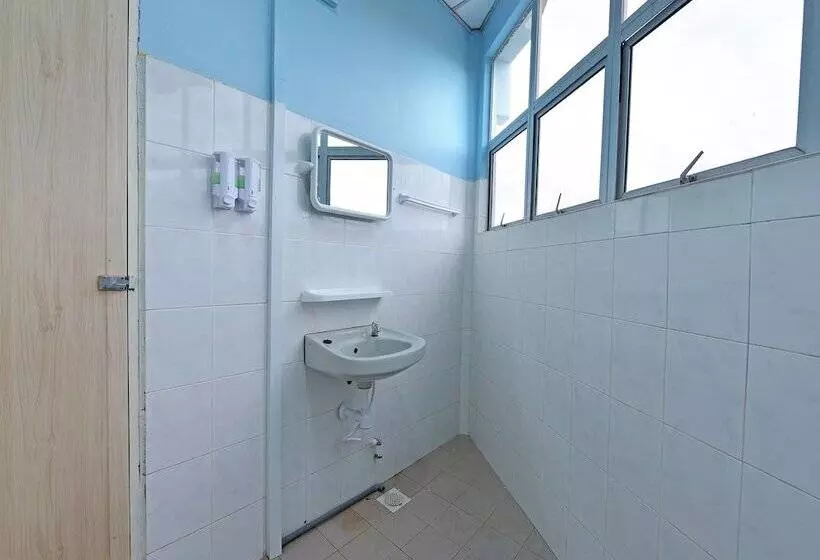 Hotelli Oyo 90672 De Paradise Turtle