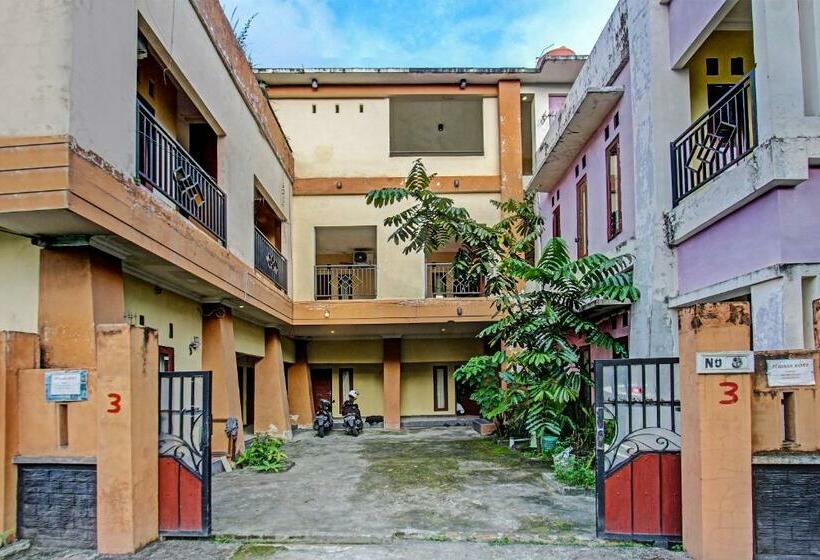 Hotel Oyo 91845 V_ar House Syariah