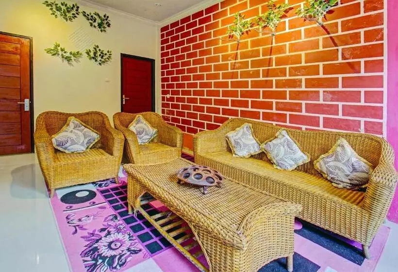 ホテル Oyo 91845 V_ar House Syariah