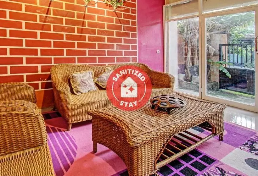 ホテル Oyo 91845 V_ar House Syariah