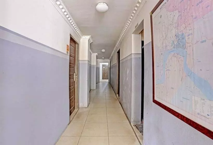 Hotelli Oyo 91861 Pemuda Kemuning Guest House