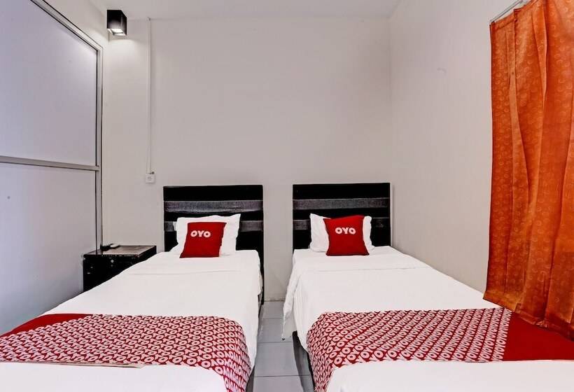 בית מלון כפרי Oyo 91861 Pemuda Kemuning Guest House